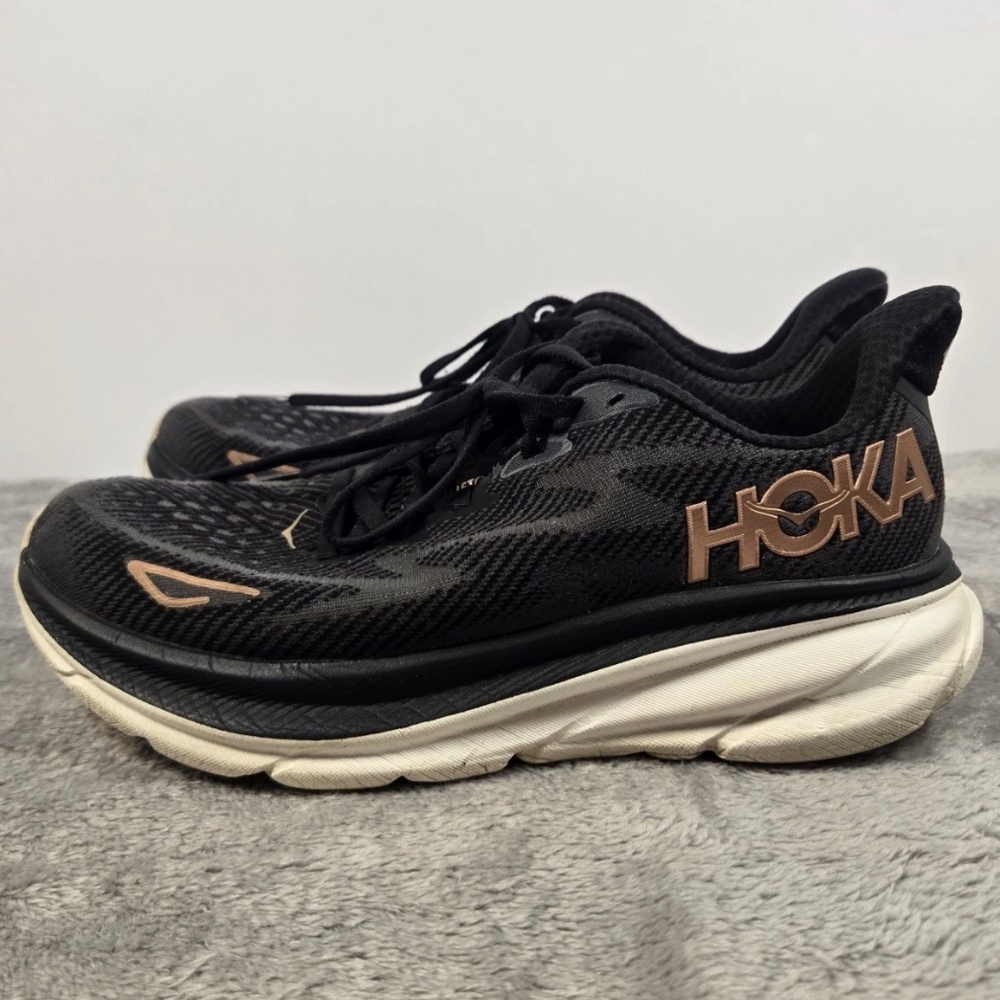 Hoka One One Clifton 9 Sneakers Women's Size 7B Black/copper 1127896